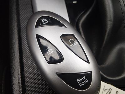 2024 Hyundai Elantra — photo 15 view