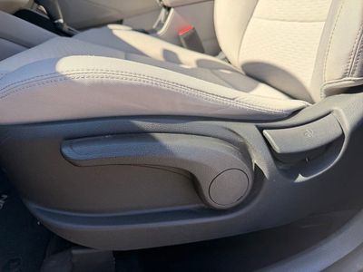 2021 Hyundai Tucson SE - Photo 24