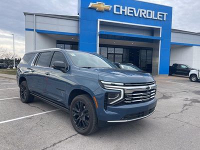 2025 Chevrolet Suburban - Photo 2