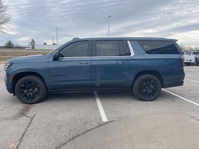 2025 Chevrolet Suburban - Photo 8