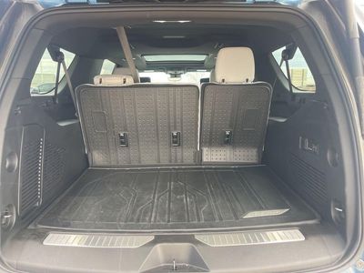 2025 Chevrolet Suburban - Photo 13