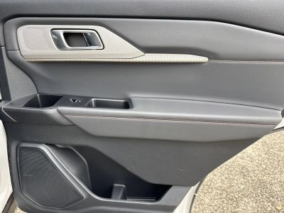 2026 Ford Explorer — photo 17 view