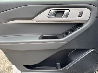 2026 Ford Explorer — photo 11 view