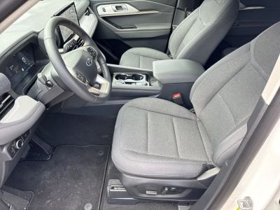 2026 Ford Explorer — photo 10 view