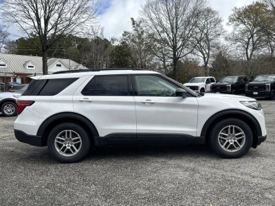 2026 Ford Explorer — photo 8 view