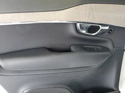 2021 Volvo XC90 — photo 13 view