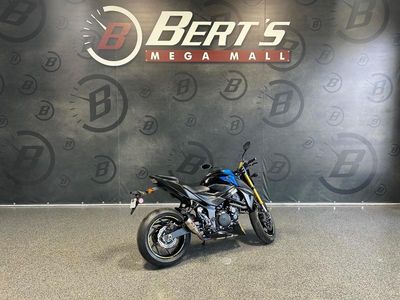 2022 Suzuki GSX-S750Z ABS — rear three-quarter view