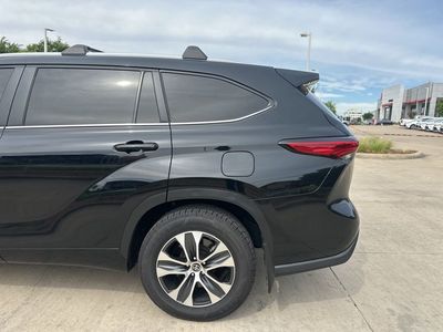 2023 Toyota Highlander - Photo 3