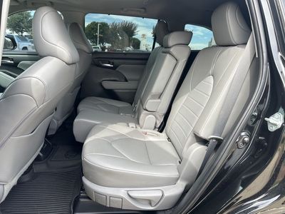 2023 Toyota Highlander - Photo 9