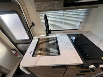 2027 Thor Motor Coach CHATEAU — photo 8 view