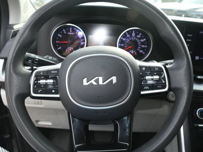 2023 Kia Carnival - Photo 11