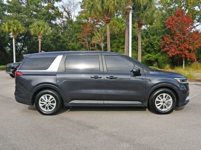 2023 Kia Carnival - Photo 1