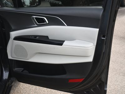 2023 Kia Carnival - Photo 17