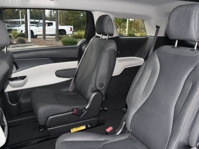 2023 Kia Carnival - Photo 13