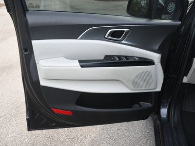 2023 Kia Carnival - Photo 8