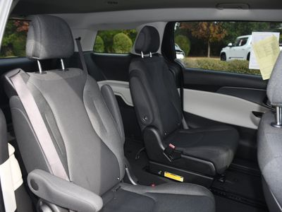 2023 Kia Carnival - Photo 16
