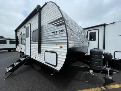 2026 Jayco Jay Flight SLX — front three-quarter view