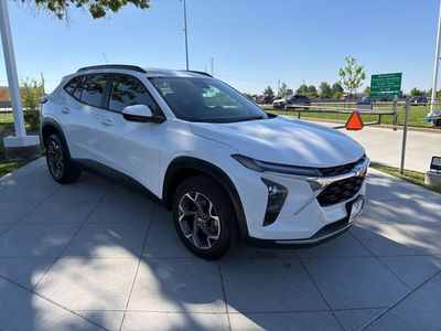 2024 Chevrolet Trax - Photo 2