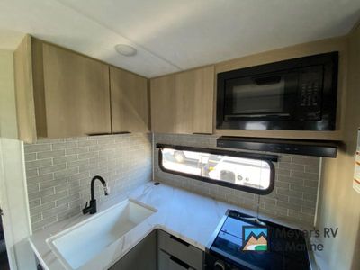 2026 Dutchmen RV Kodiak - Photo 9