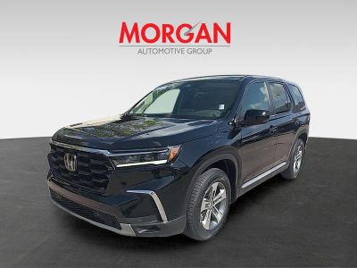 2025 Honda Pilot — rear three-quarter view