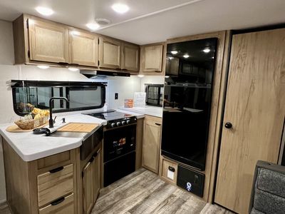 2024 Cherokee 2024 Cherokee Wolf Den 272RK - Photo 10