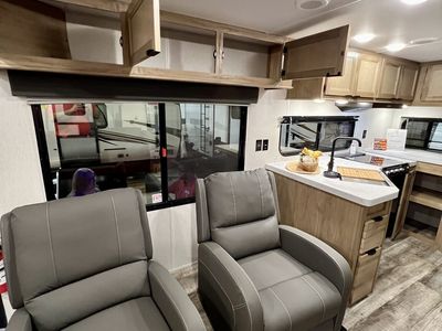 2024 Cherokee 2024 Cherokee Wolf Den 272RK - Photo 9