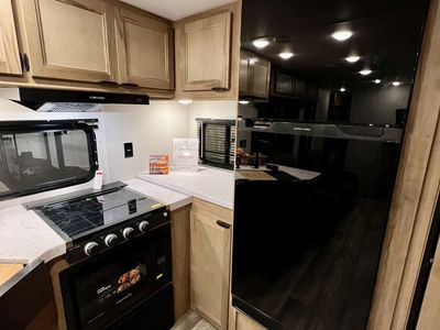 2024 Cherokee 2024 Cherokee Wolf Den 272RK - Photo 15