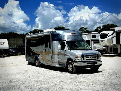 2008 Winnebago Aspect — front three-quarter view