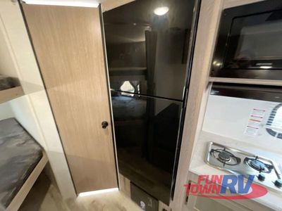 2025 Gulf Stream RV Yellowstone Classic - Photo 15