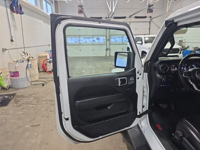 2023 Jeep Wrangler 4xe - Photo 10