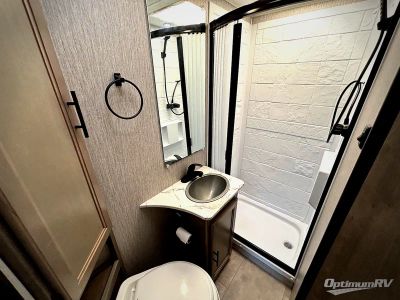 2021 Coachmen Freelander — photo 13 view