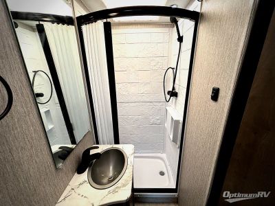 2021 Coachmen Freelander — photo 14 view