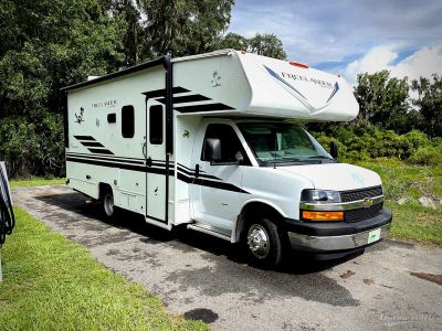 2021 Coachmen Freelander — front three-quarter view
