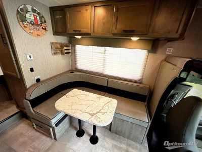 2021 Coachmen Freelander — photo 10 view