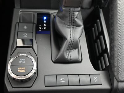 2025 Toyota 4Runner Limited SUV — photo 12 view