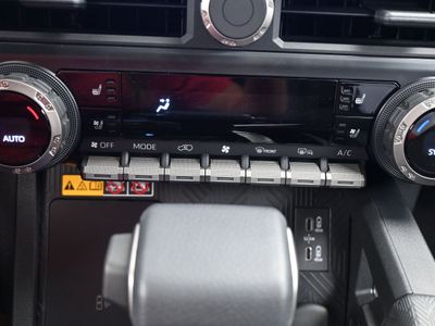 2025 Toyota 4Runner Limited SUV — photo 11 view
