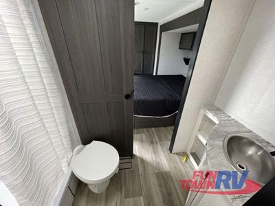 2025 Venture RV Stratus - Photo 37