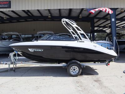 2025 Yamaha Boats AR190 — interior view