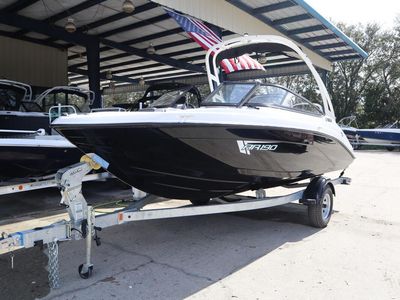 2025 Yamaha Boats AR190 — front three-quarter view