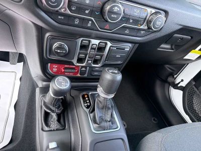 2026 Jeep Wrangler — photo 19 view