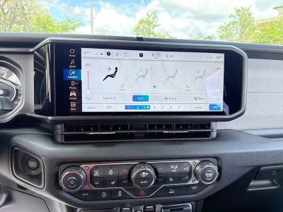 2026 Jeep Wrangler — photo 21 view