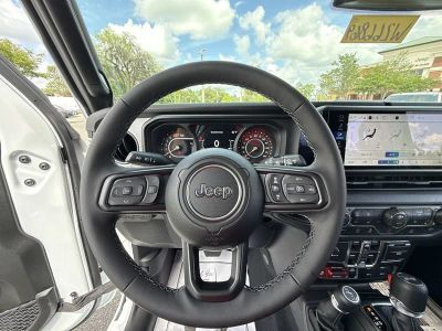 2026 Jeep Wrangler — photo 14 view