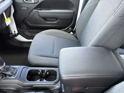 2026 Jeep Wrangler — photo 20 view