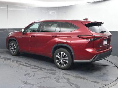 2026 2022 Toyota Highlander XLE SUV - Photo 5