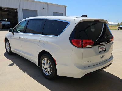 2027 Chrysler Pacifica — rear three-quarter view