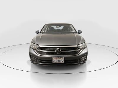 2024 Volkswagen Jetta - Photo 2