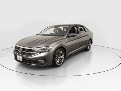 2024 Volkswagen Jetta - Photo 3
