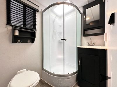 2022 Coachmen RV Freedom Express - Photo 49