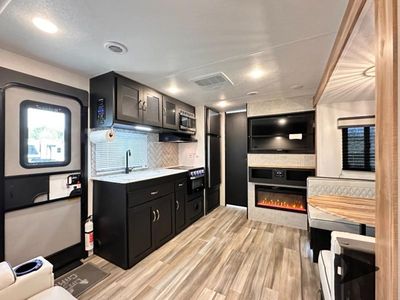 2022 Coachmen RV Freedom Express - Photo 25