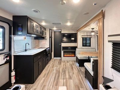 2022 Coachmen RV Freedom Express - Photo 24